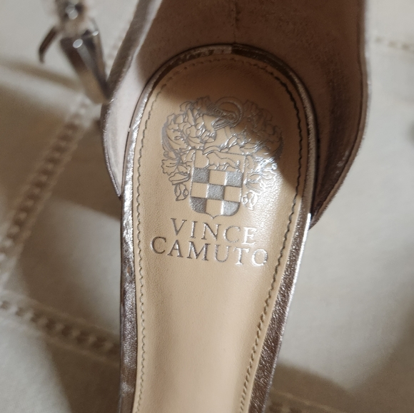Vince Camuto size 8.5 - Picture 5 of 6